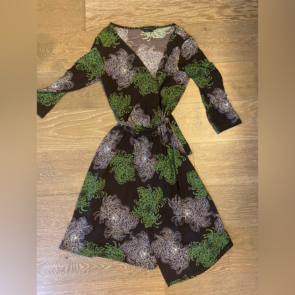 NWOT BCBGMaxAzria Floral Brown Green White Jersey Wrap Dress Career Cocktail M